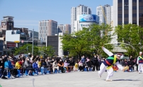 부산역 광장에서 펼쳐진 신명나는「토요상설 전통민속 놀이마당」
